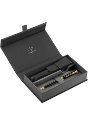 Gift set with Parker Sonnet Black GT ballpoint pen and leather case. 